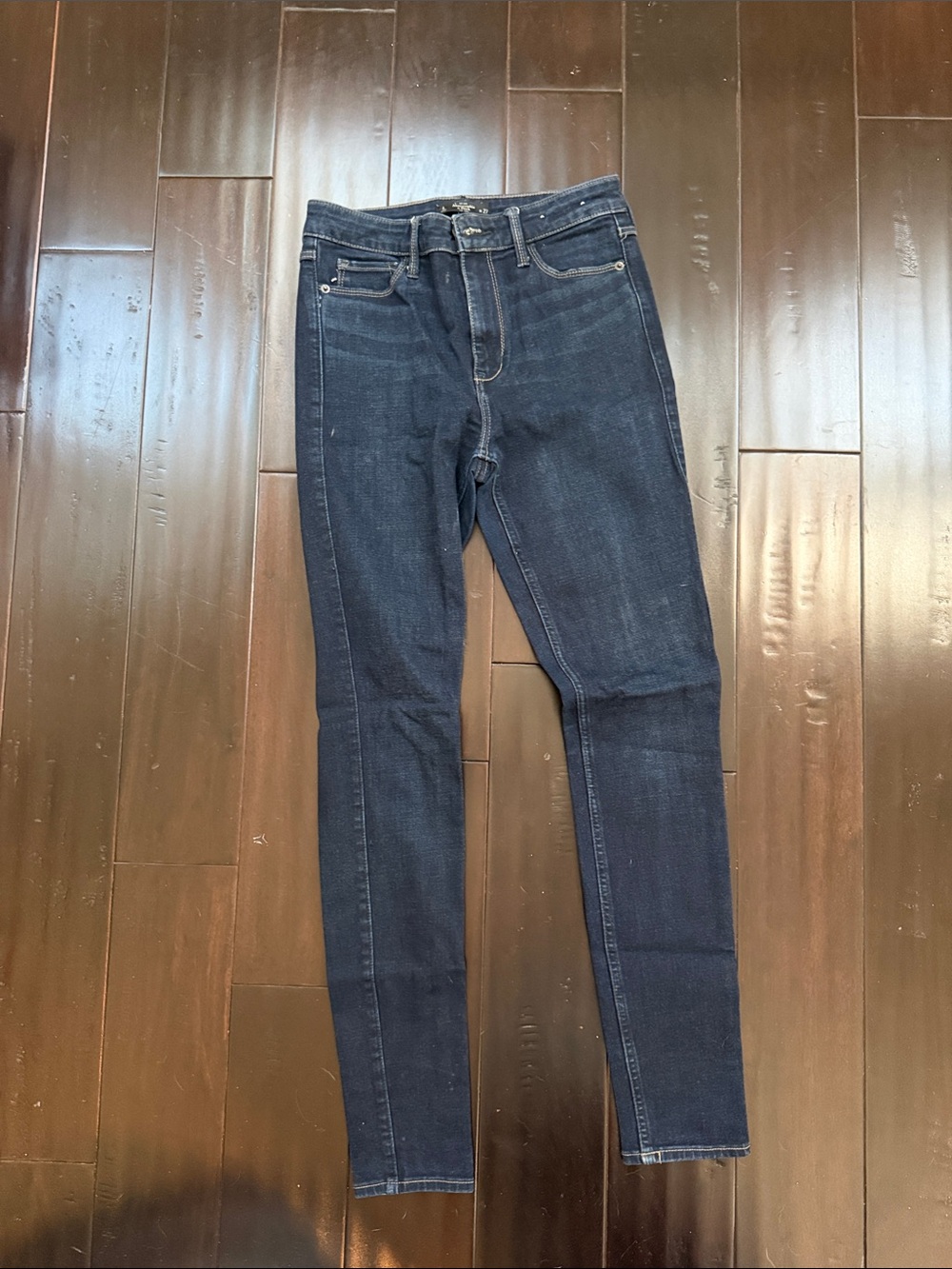 Classic Skinny Jeans in Dark Blue Stretch Denim